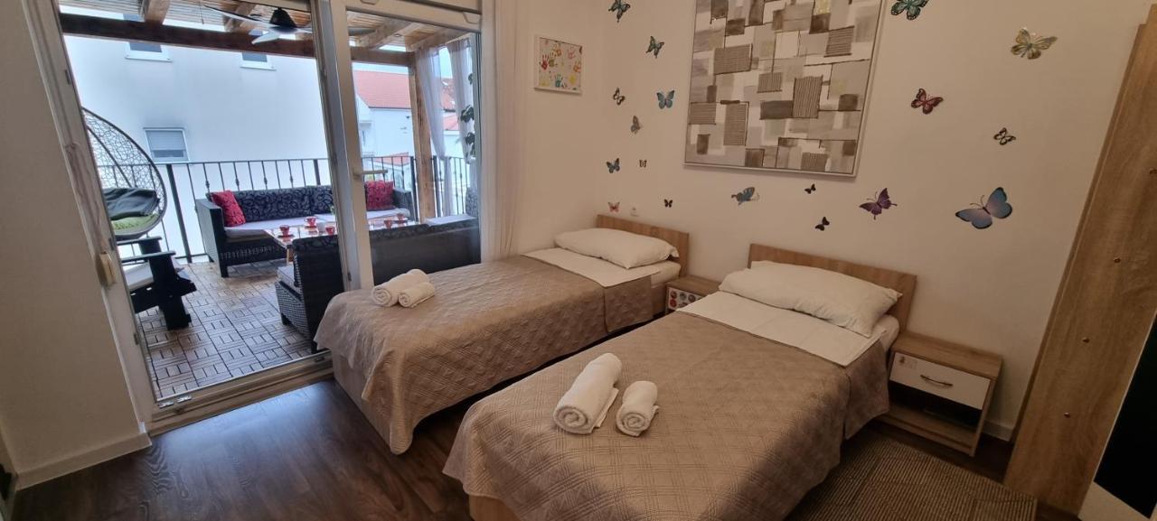 Luxurious Three Bedrooms Apartment With Two Terraces Kaštela المظهر الخارجي الصورة
